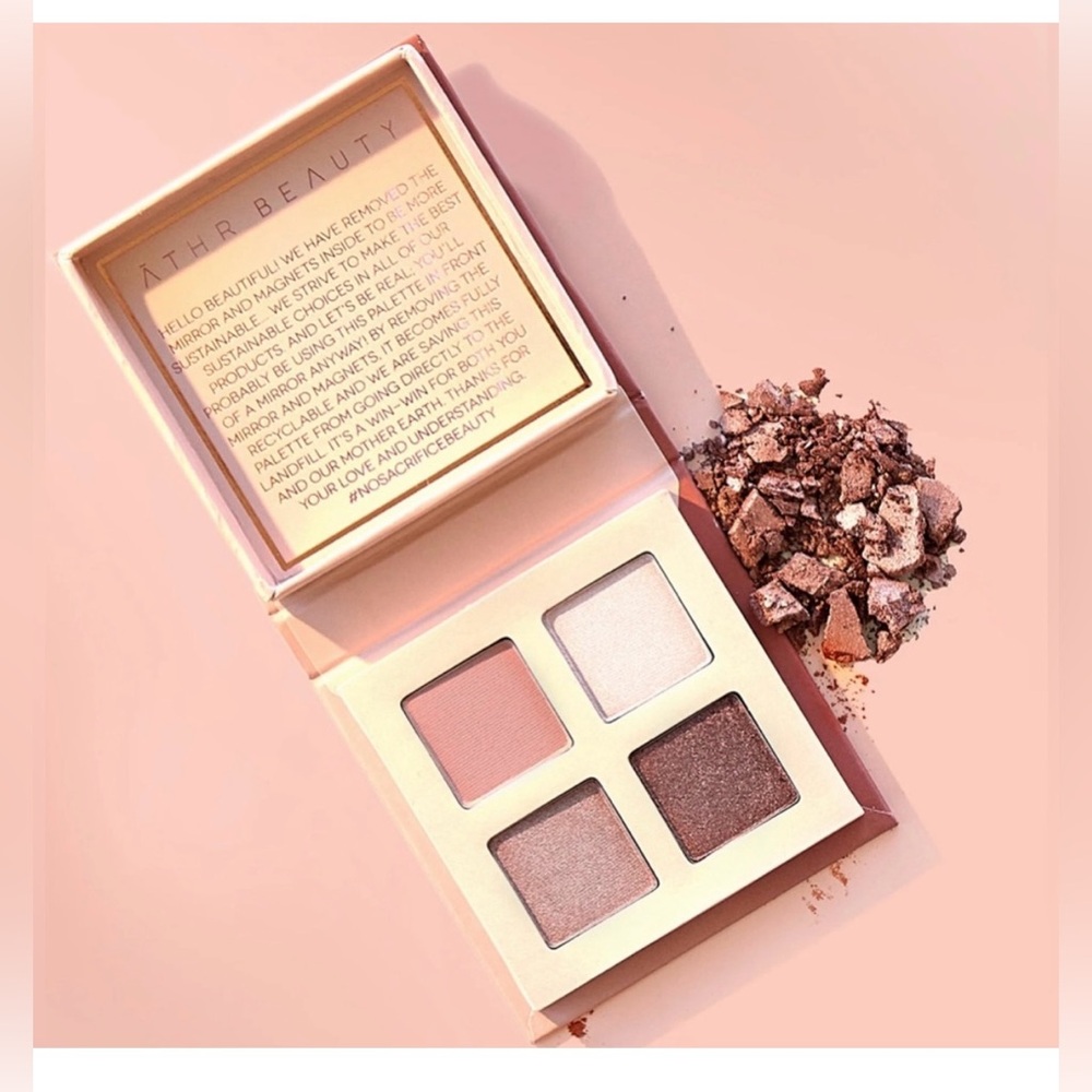 ATHR BEAUTY NIB ROSE QUARTZ CRYSTAL EYESHADOW QUAD
New in box